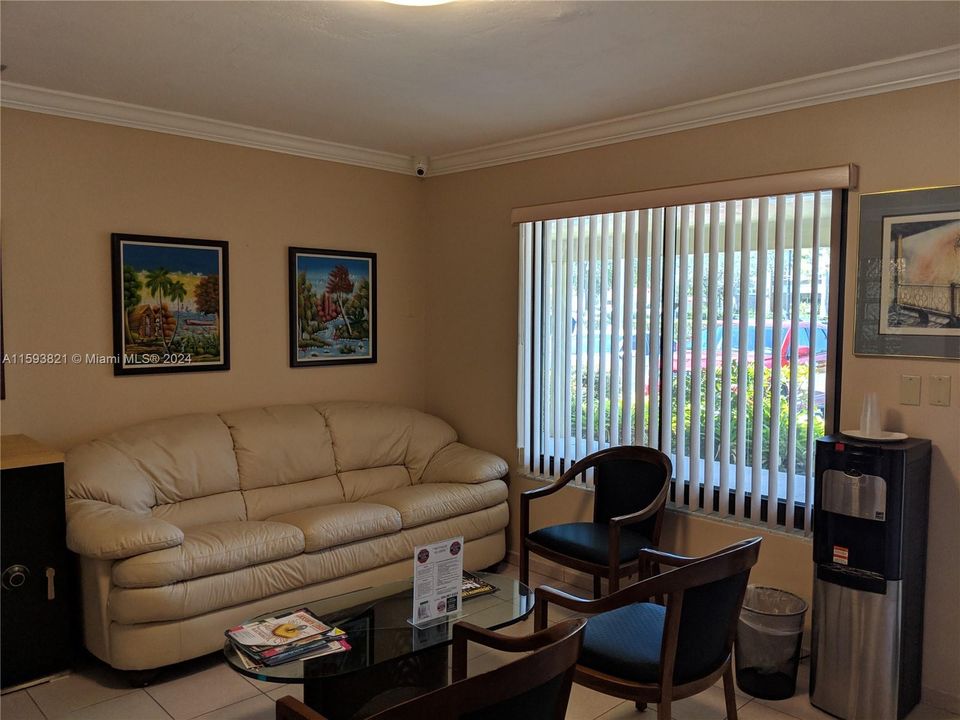 最近售出: $800,000 (0 贝兹, 0 浴室, 0 平方英尺)