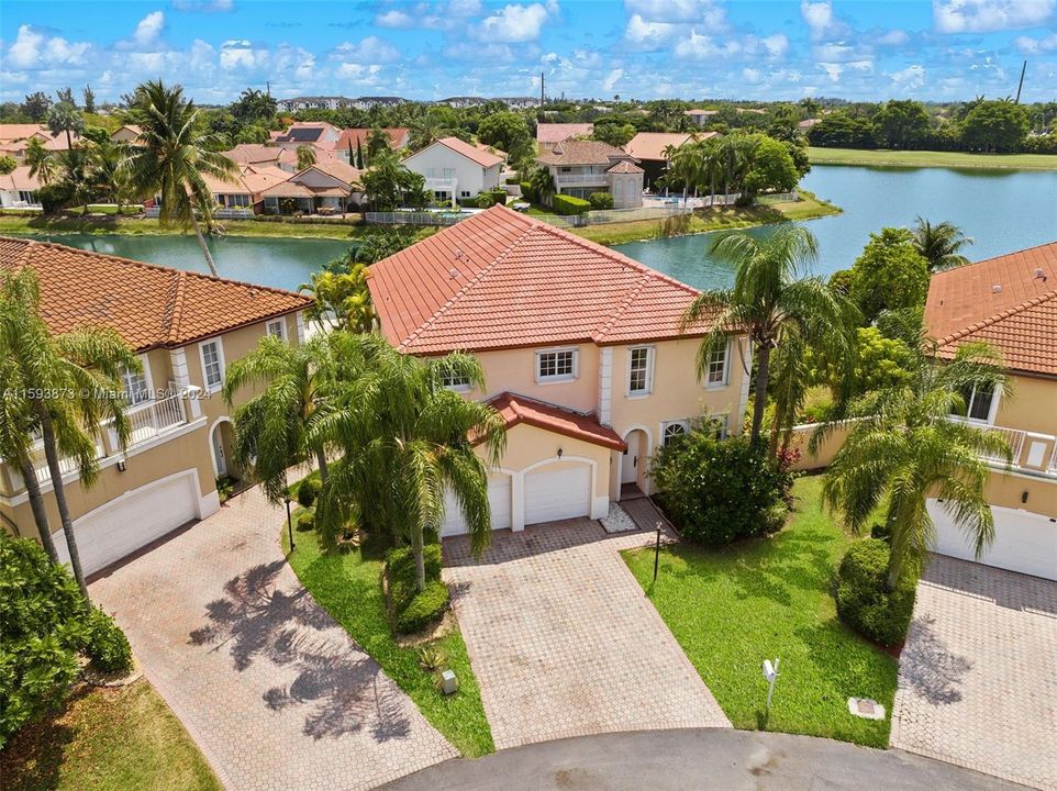 Recently Sold: $1,300,000 (4 beds, 2 baths, 2931 Square Feet)