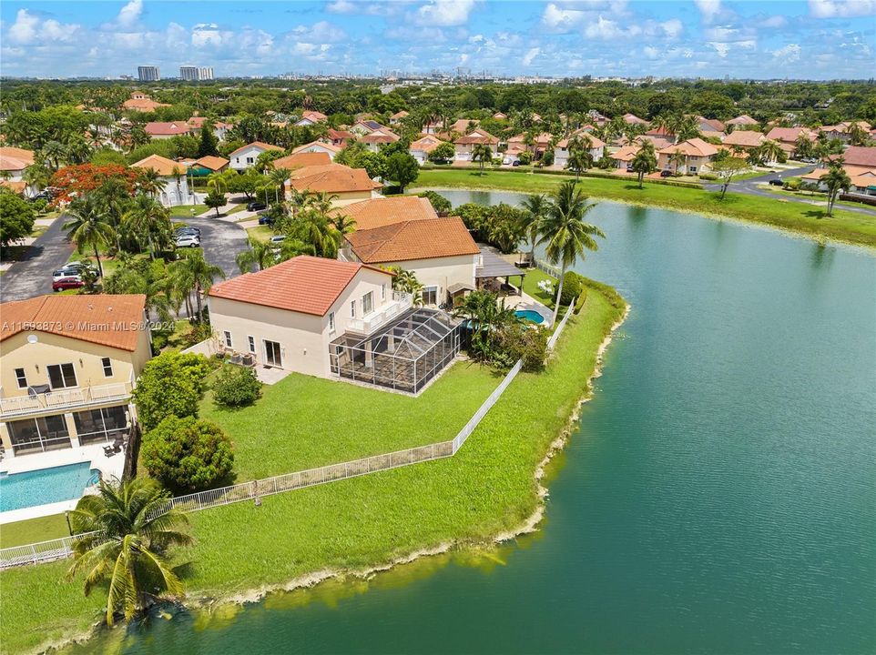 Recently Sold: $1,300,000 (4 beds, 2 baths, 2931 Square Feet)