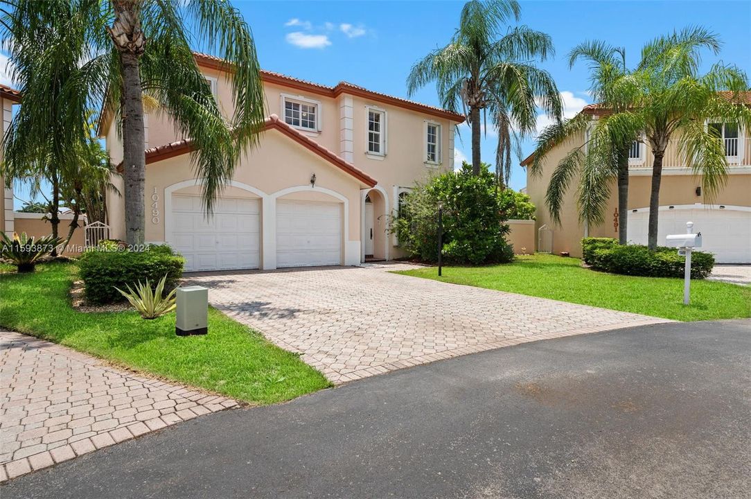 Recently Sold: $1,300,000 (4 beds, 2 baths, 2931 Square Feet)