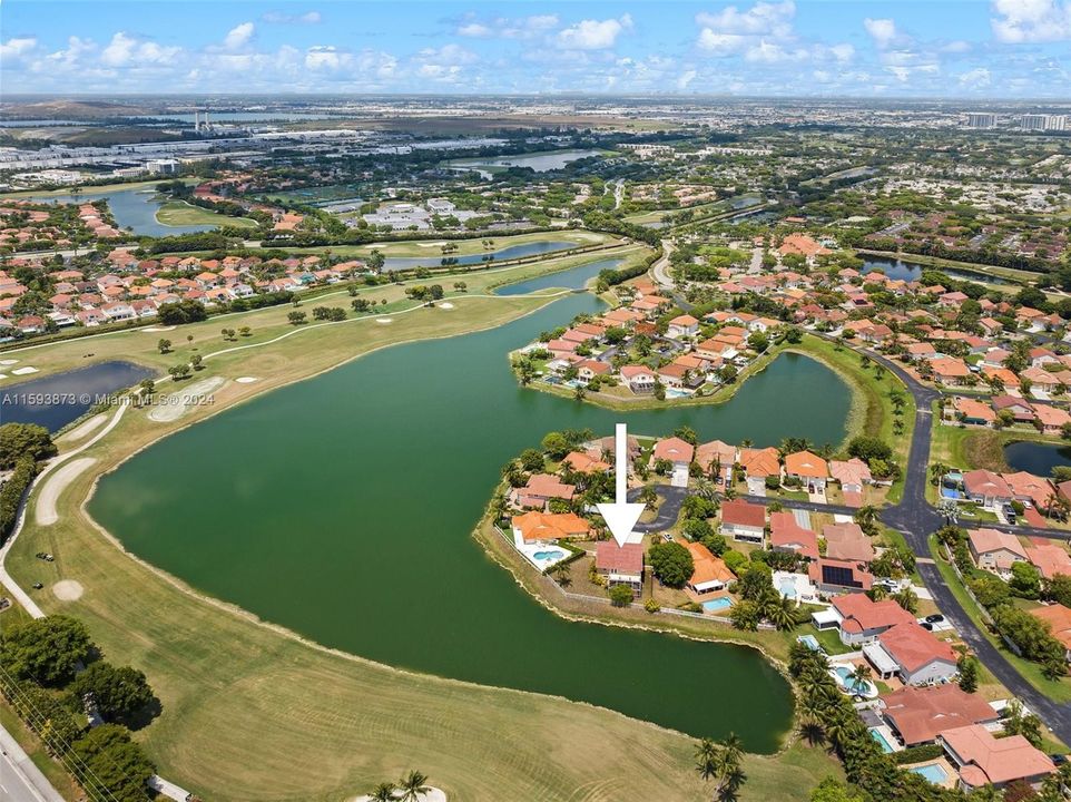 Lake View next to Golf Course