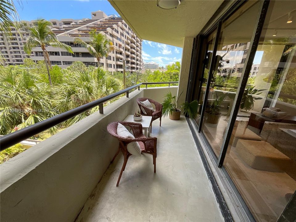 Active With Contract: $5,500 (2 beds, 2 baths, 1435 Square Feet)