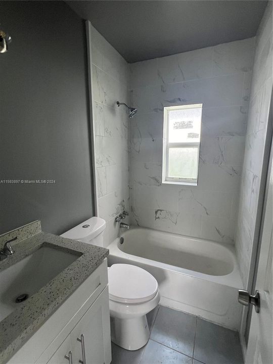 Active With Contract: $1,400 (1 beds, 1 baths, 500 Square Feet)