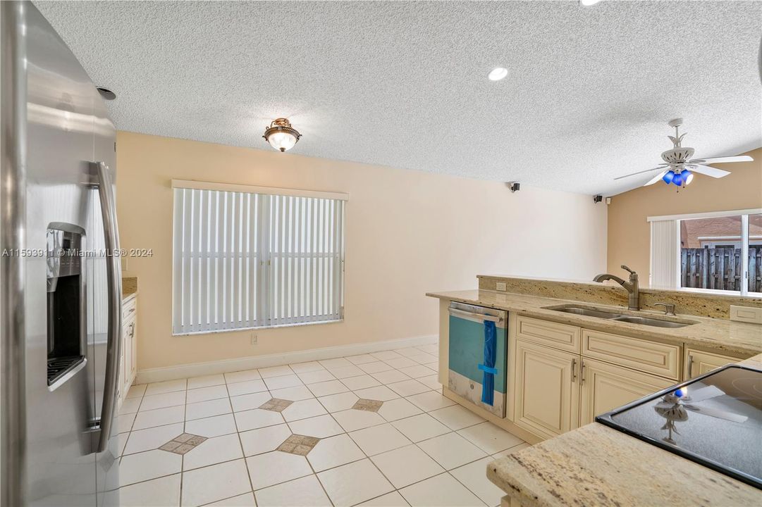 Active With Contract: $3,000 (3 beds, 2 baths, 1802 Square Feet)