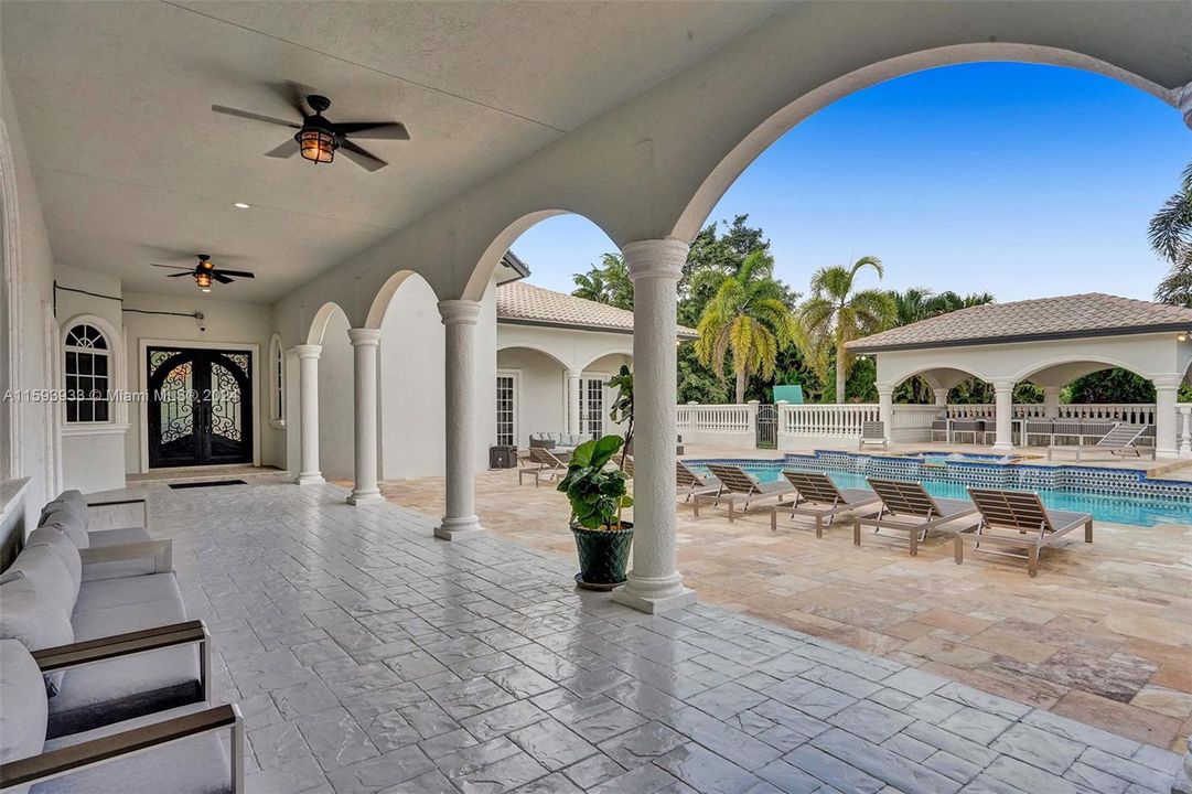 For Sale: $2,895,000 (9 beds, 7 baths, 5613 Square Feet)