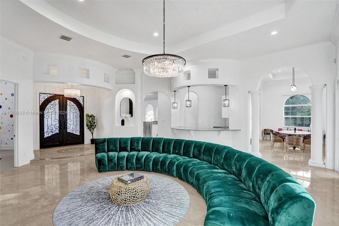 For Sale: $2,895,000 (9 beds, 7 baths, 5613 Square Feet)