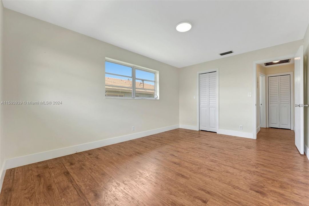 Active With Contract: $189,000 (1 beds, 1 baths, 678 Square Feet)