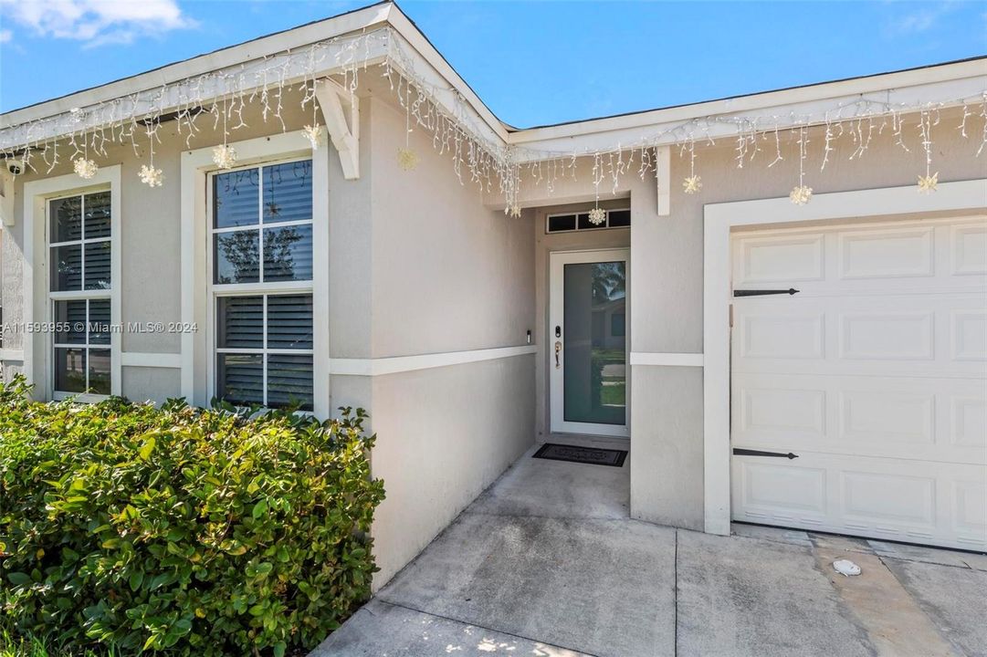 Active With Contract: $3,600 (4 beds, 2 baths, 1740 Square Feet)