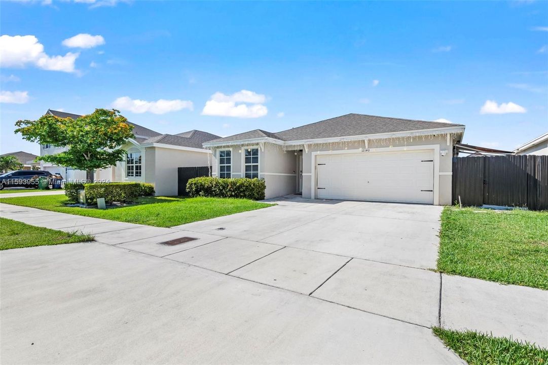 Active With Contract: $3,600 (4 beds, 2 baths, 1740 Square Feet)