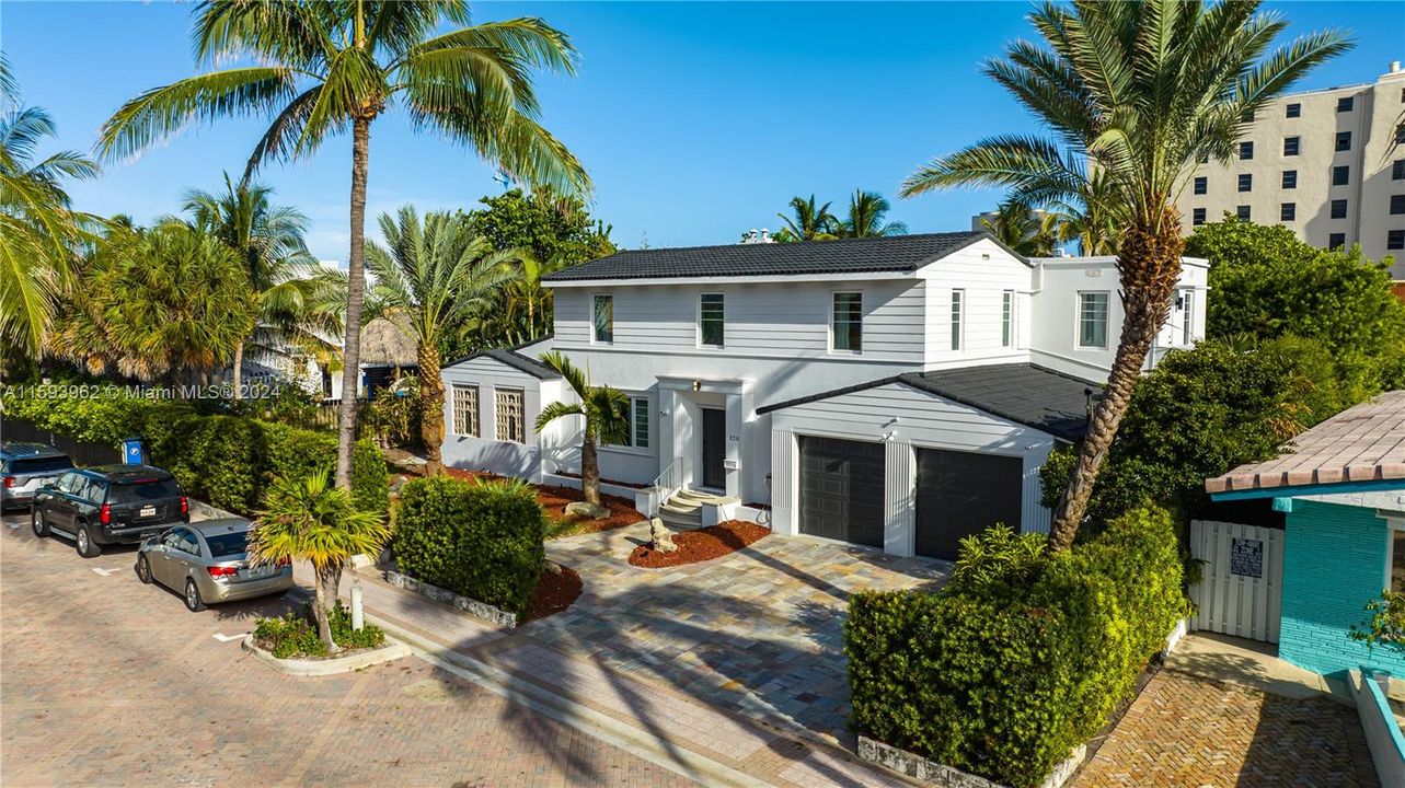 For Sale: $3,495,000 (6 beds, 4 baths, 2814 Square Feet)