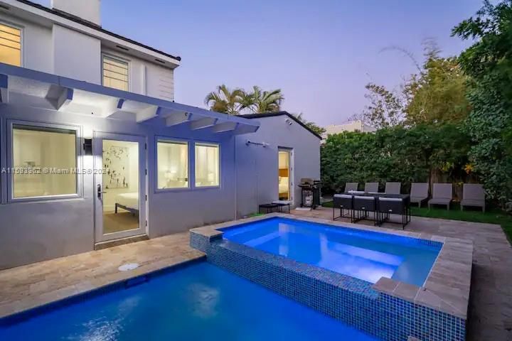 En Venta: $3,495,000 (6 camas, 4 baños, 2814 Pies cuadrados)