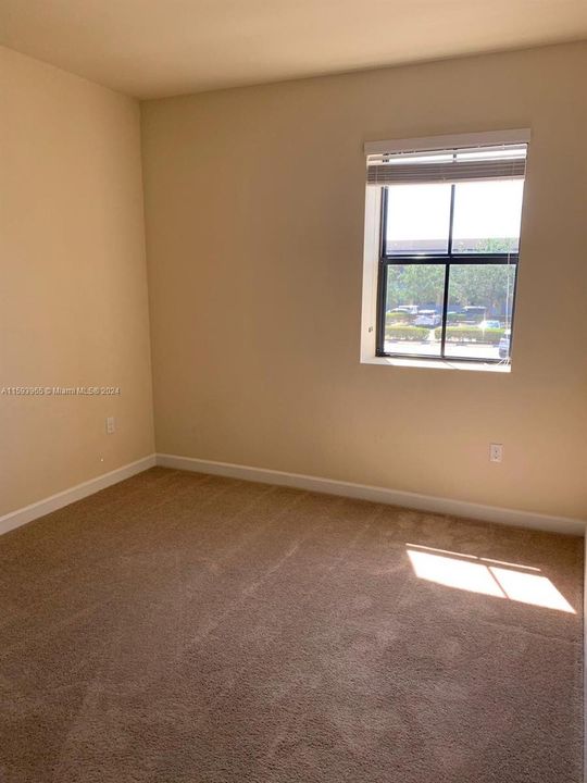 Active With Contract: $3,800 (4 beds, 2 baths, 2573 Square Feet)