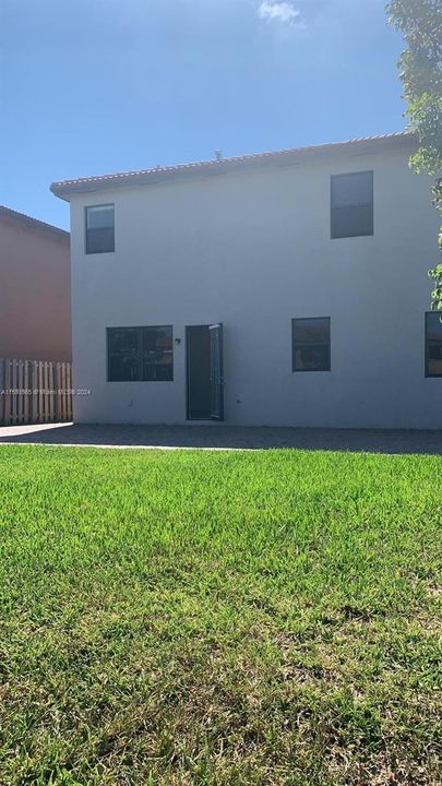 Active With Contract: $3,800 (4 beds, 2 baths, 2573 Square Feet)