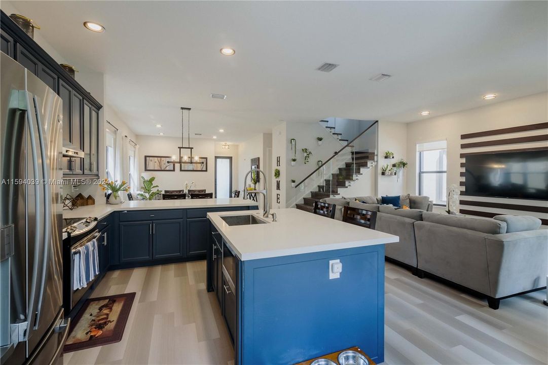 Active With Contract: $4,300 (3 beds, 2 baths, 2486 Square Feet)