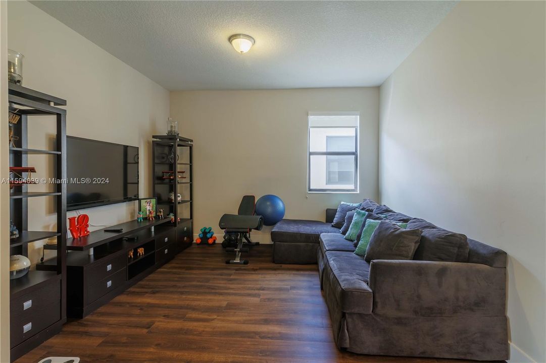 Active With Contract: $4,300 (3 beds, 2 baths, 2486 Square Feet)