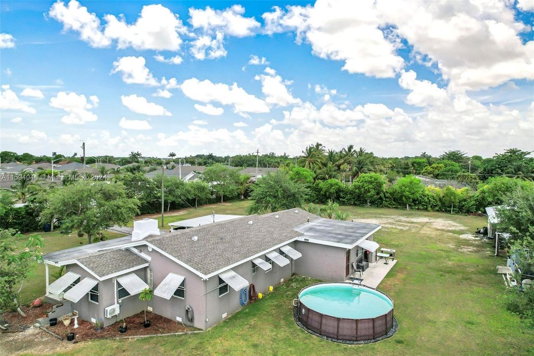 For Sale: $1,250,000 (3 beds, 2 baths, 1650 Square Feet)