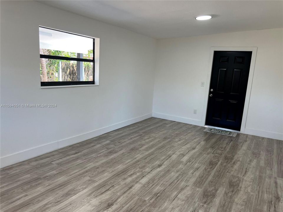 Recently Sold: $559,000 (3 beds, 2 baths, 1555 Square Feet)