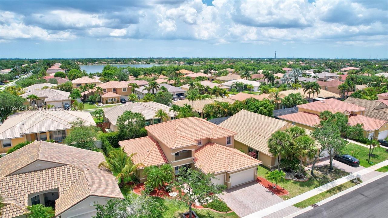 Active With Contract: $825,000 (5 beds, 3 baths, 2879 Square Feet)