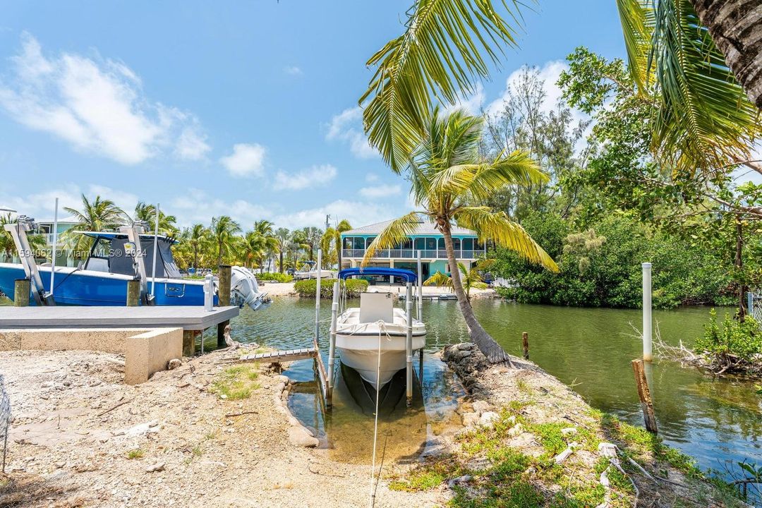 For Sale: $1,249,000 (3 beds, 2 baths, 1744 Square Feet)