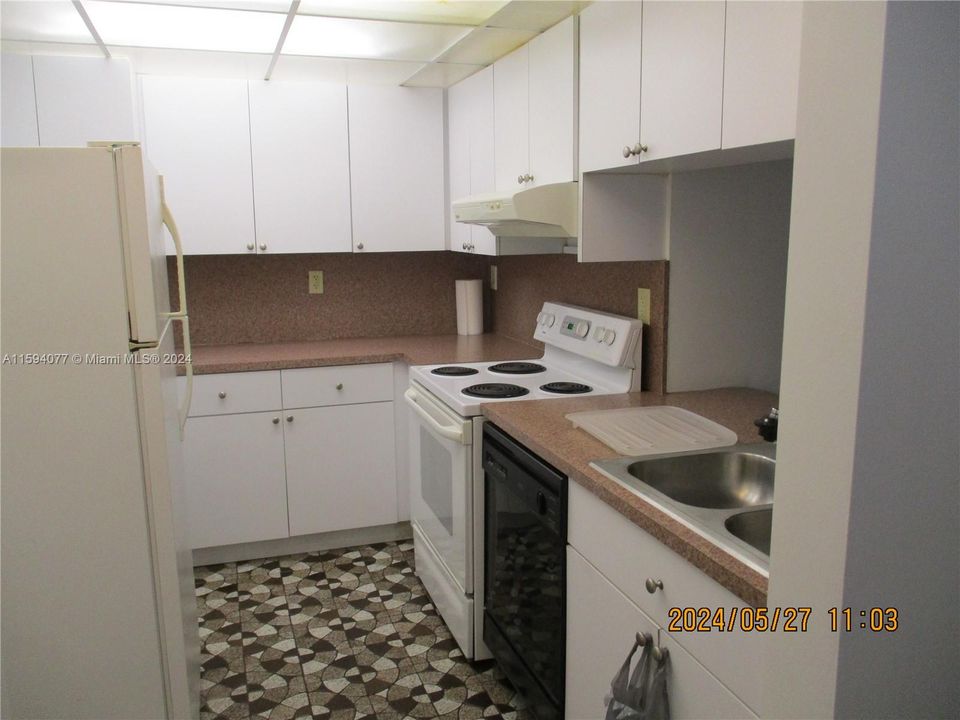 Recently Rented: $2,200 (2 beds, 2 baths, 1117 Square Feet)