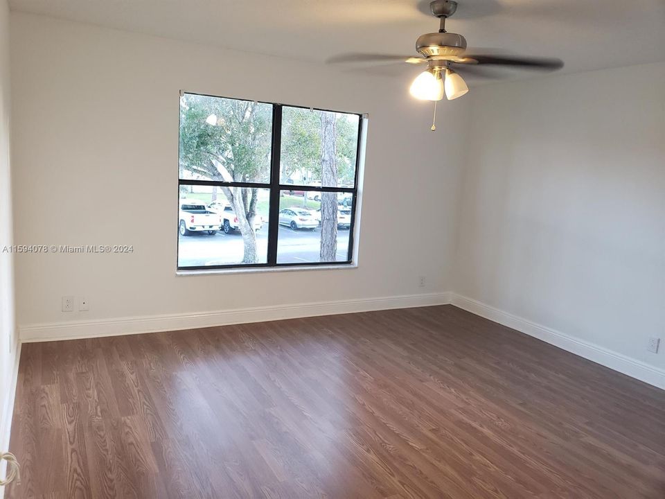 Recently Rented: $2,300 (3 beds, 2 baths, 1156 Square Feet)