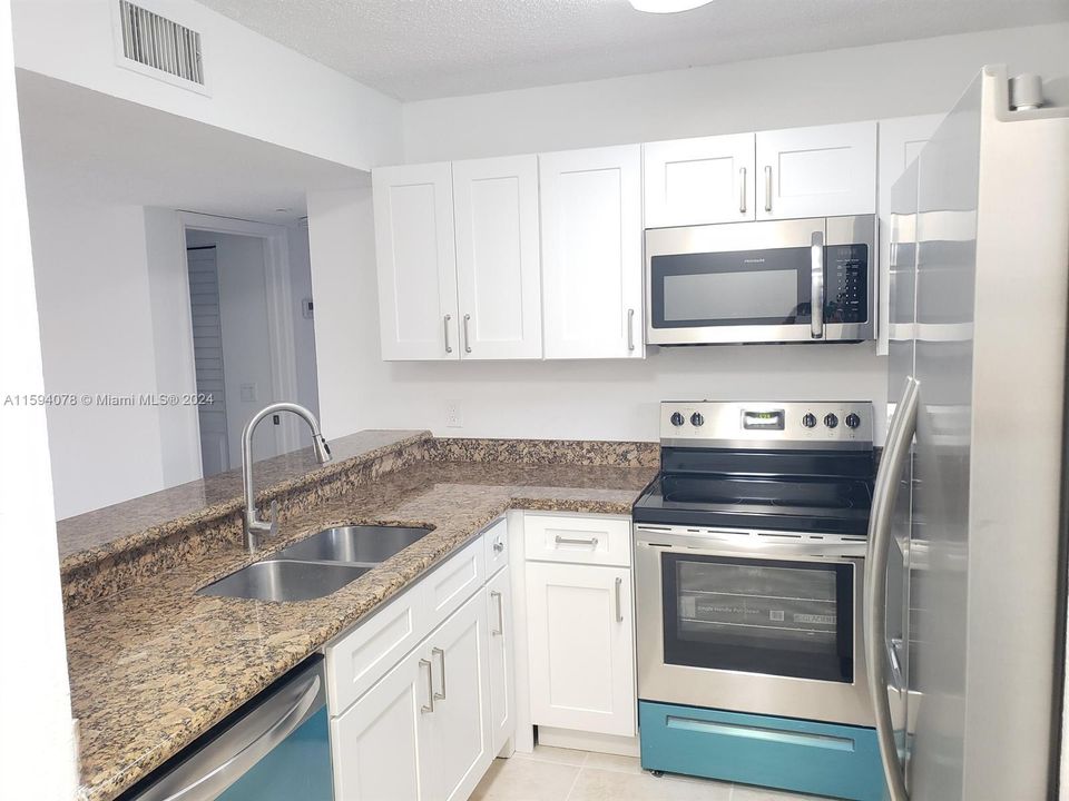 Recently Rented: $2,300 (3 beds, 2 baths, 1156 Square Feet)