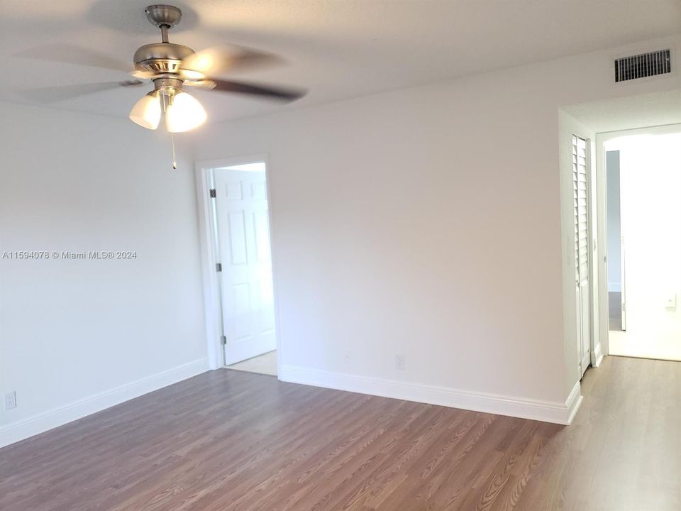 Recently Rented: $2,300 (3 beds, 2 baths, 1156 Square Feet)