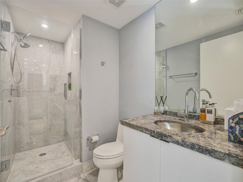 Active With Contract: $8,500 (3 beds, 3 baths, 1910 Square Feet)