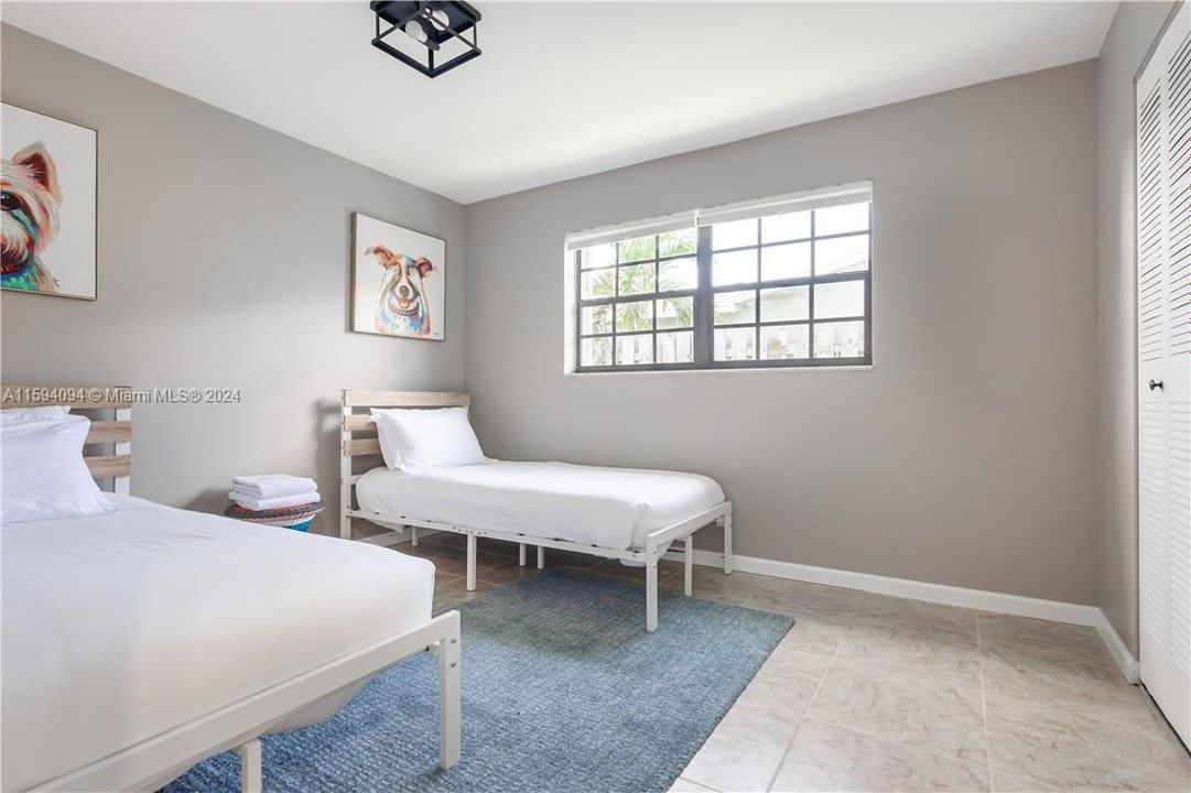 For Sale: $750,000 (4 beds, 2 baths, 1817 Square Feet)