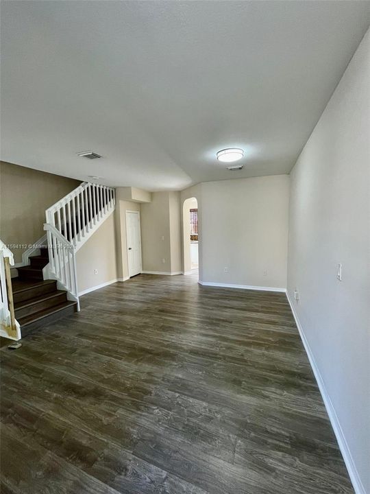 Active With Contract: $2,550 (3 beds, 2 baths, 1679 Square Feet)