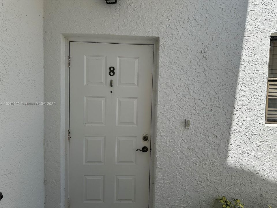 For Rent: $2,200 (3 beds, 2 baths, 1590 Square Feet)