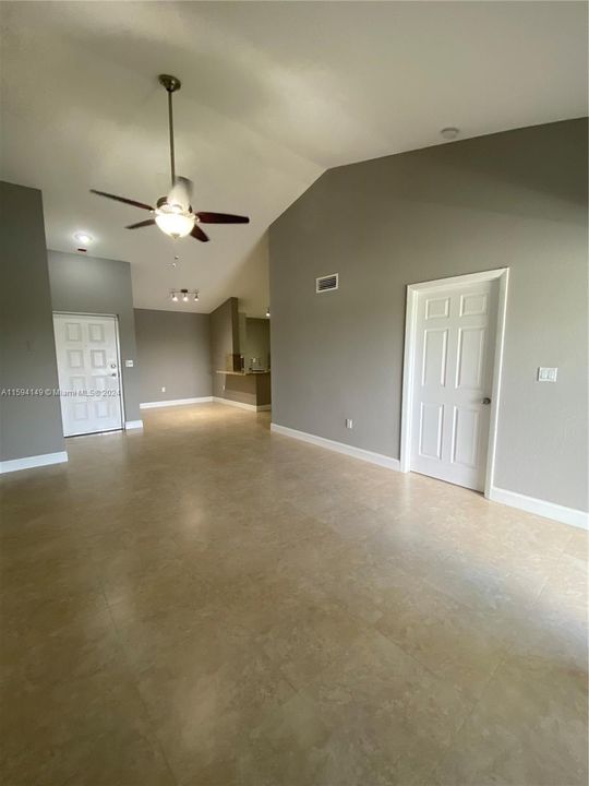 For Rent: $1,995 (1 beds, 1 baths, 786 Square Feet)