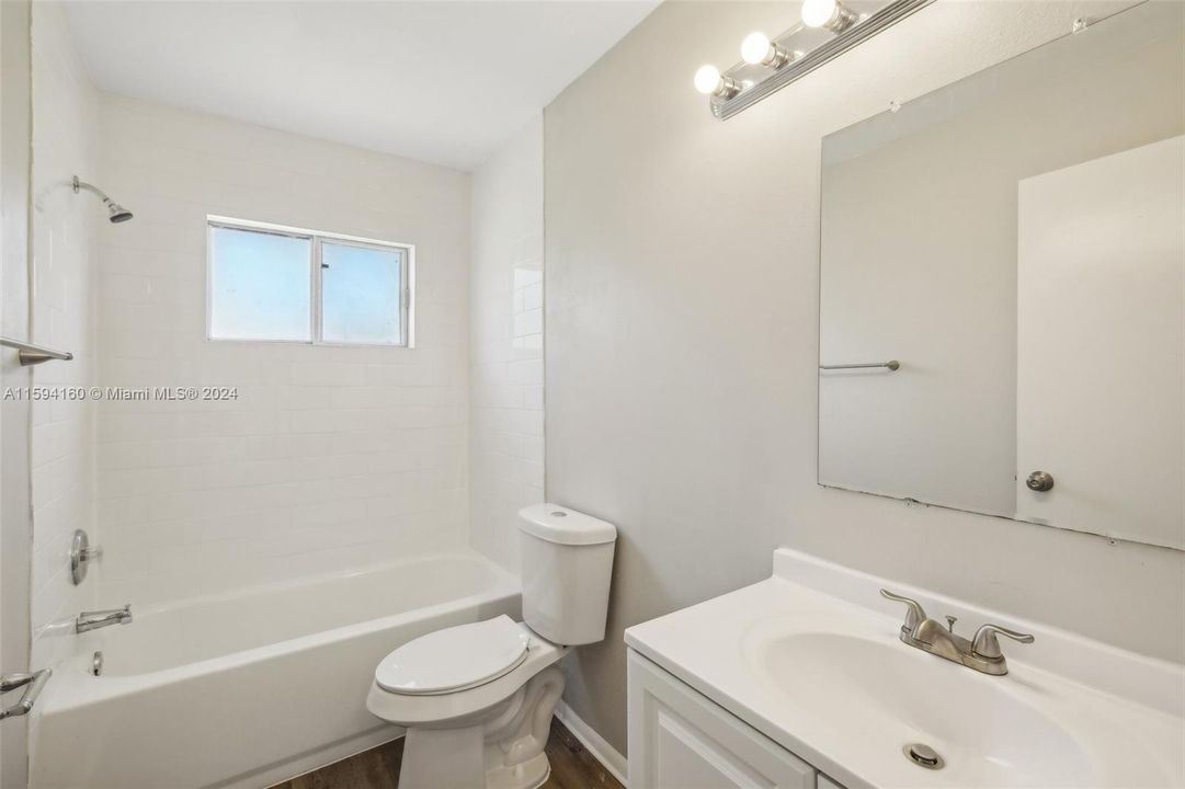 For Sale: $345,000 (3 beds, 2 baths, 1288 Square Feet)