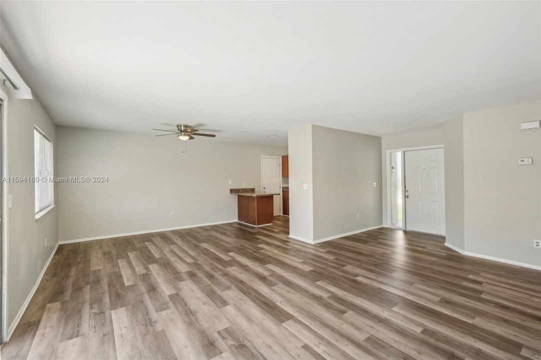 For Sale: $345,000 (3 beds, 2 baths, 1288 Square Feet)