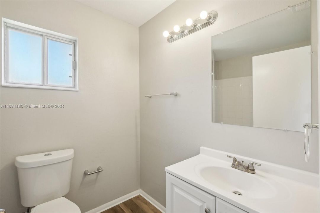 For Sale: $345,000 (3 beds, 2 baths, 1288 Square Feet)