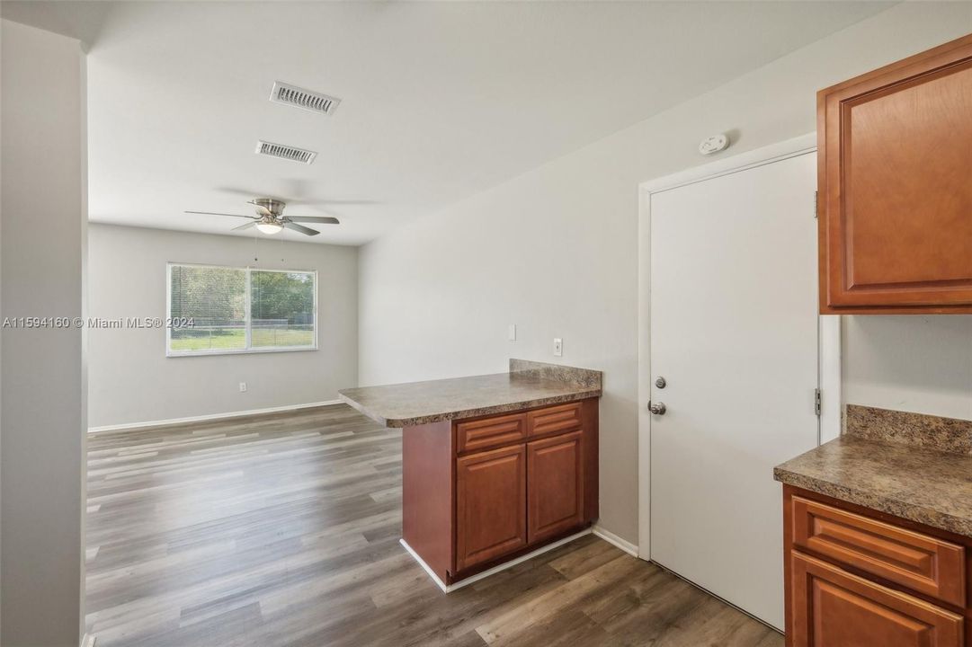 For Sale: $345,000 (3 beds, 2 baths, 1288 Square Feet)