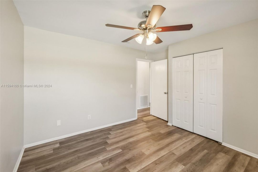 For Sale: $345,000 (3 beds, 2 baths, 1288 Square Feet)