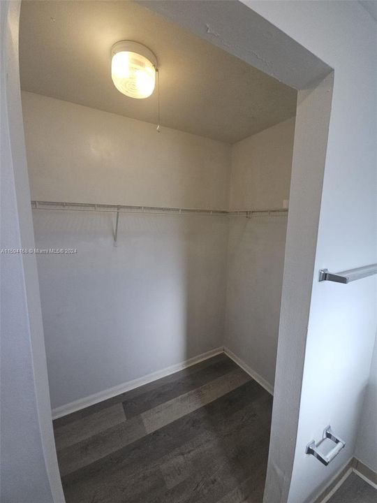 For Rent: $1,500 (1 beds, 1 baths, 2632 Square Feet)