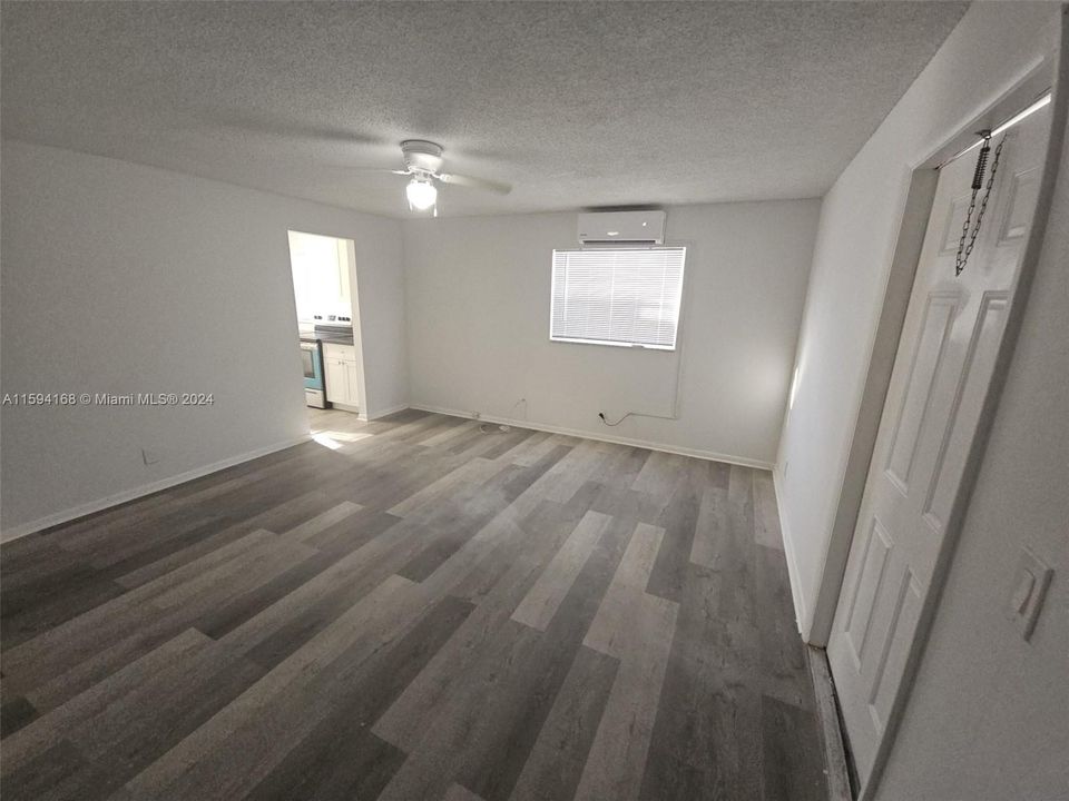 For Rent: $1,500 (1 beds, 1 baths, 2632 Square Feet)