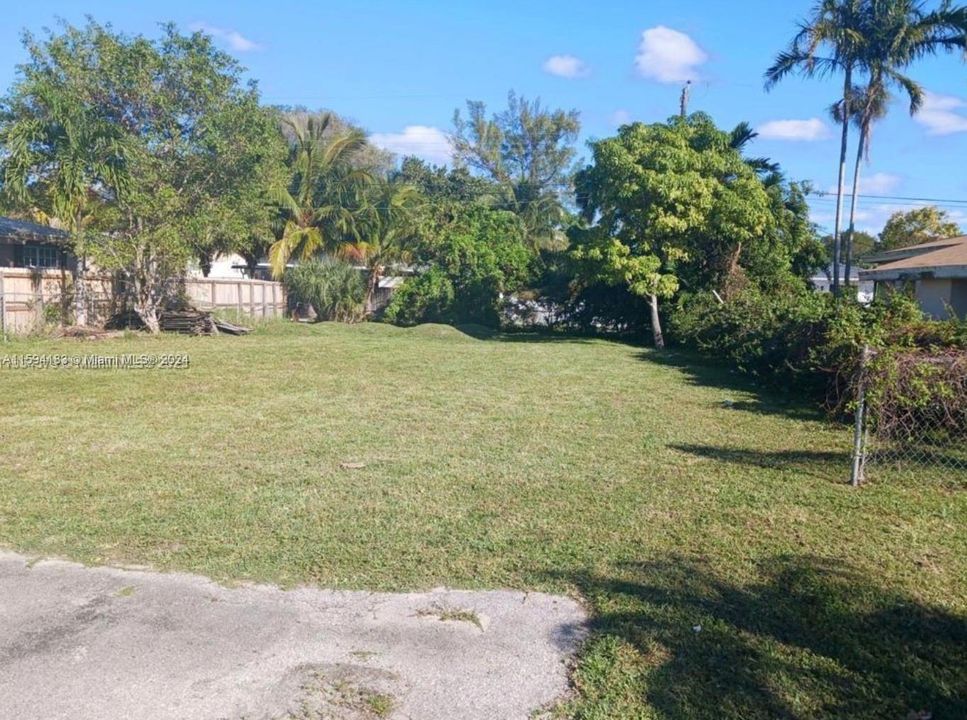 En Venta: $279,000 (0.14 acres)