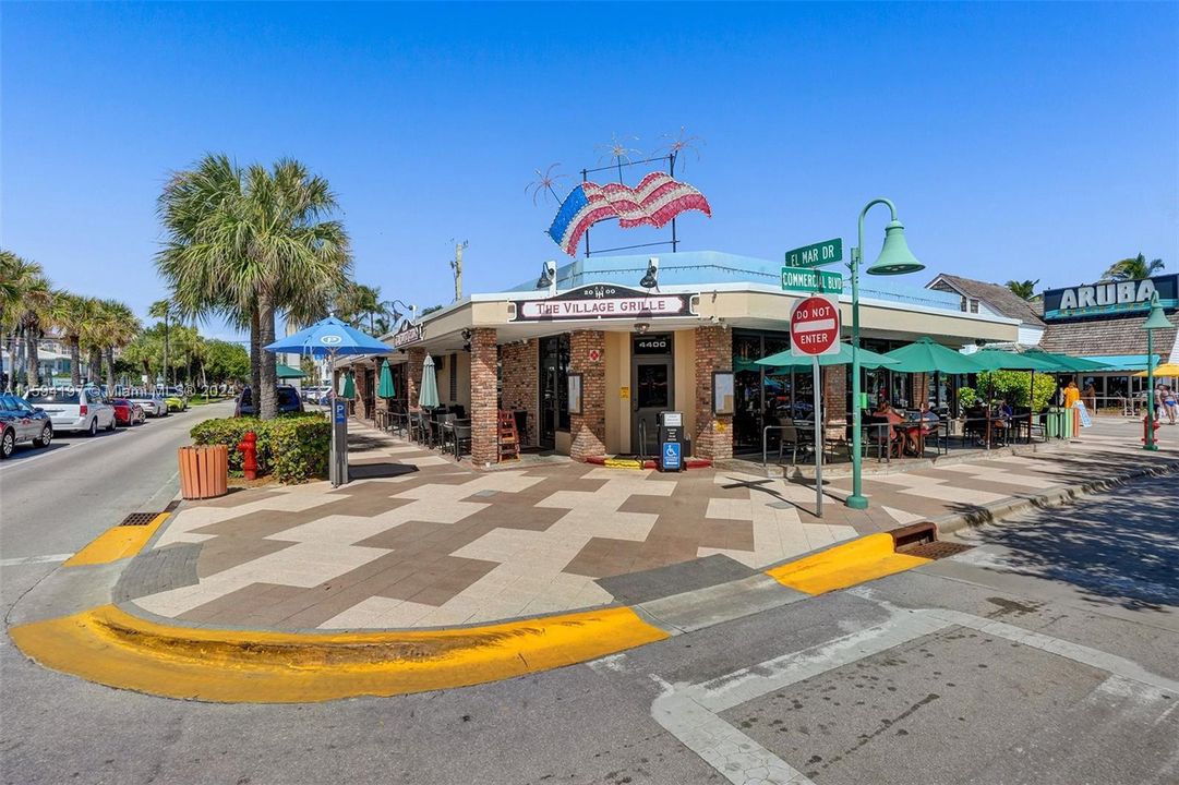 Walking distance from townhouse to beach, dining, shopping, and light entertainment.