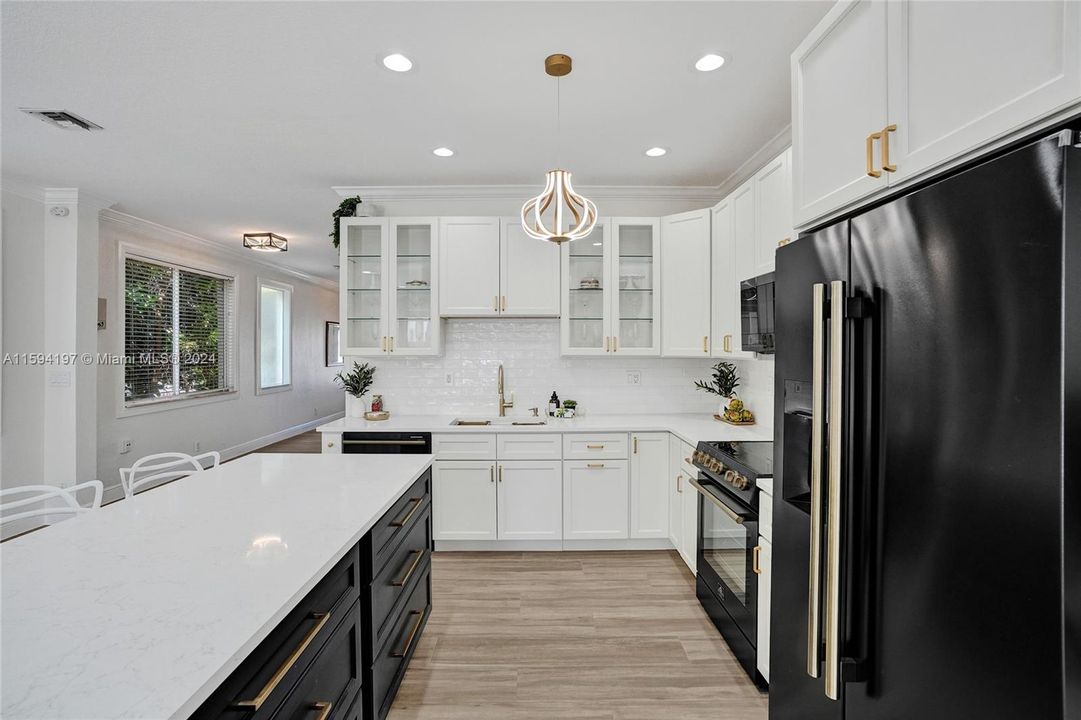 Recientemente alquilado: $5,900 (3 camas, 2 baños, 2164 Pies cuadrados)