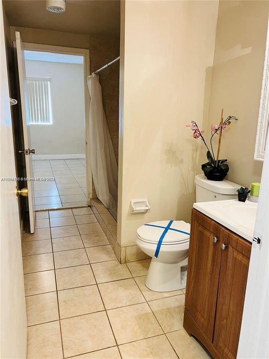 Active With Contract: $2,150 (2 beds, 2 baths, 942 Square Feet)