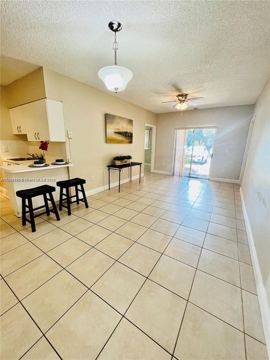 Active With Contract: $2,150 (2 beds, 2 baths, 942 Square Feet)