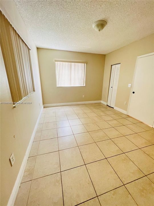 Active With Contract: $2,150 (2 beds, 2 baths, 942 Square Feet)