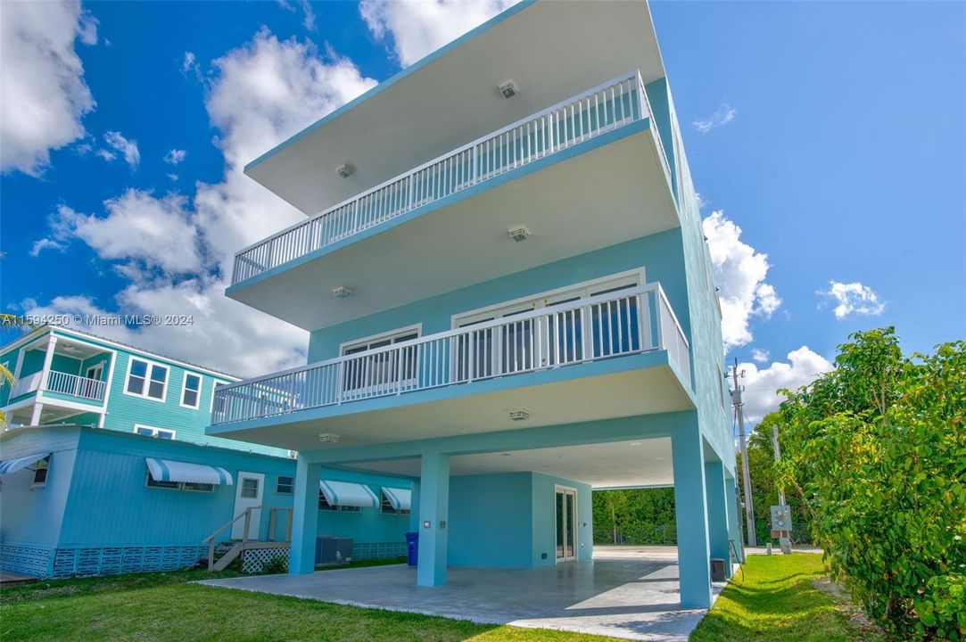 Wet Bar to North Balcony