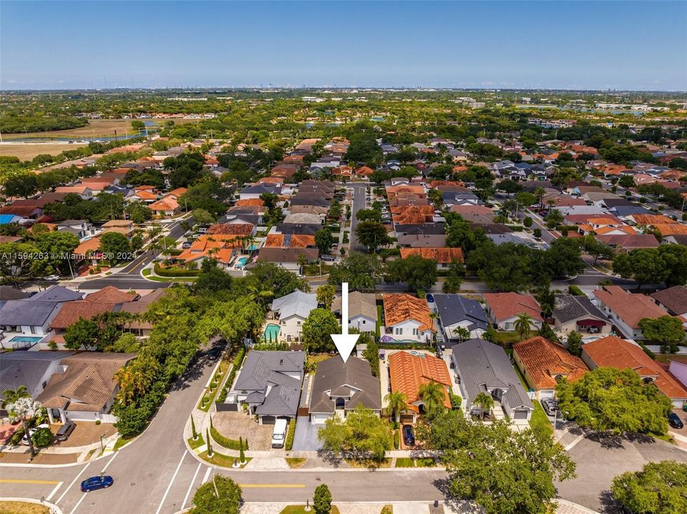 Active With Contract: $685,000 (3 beds, 2 baths, 1486 Square Feet)