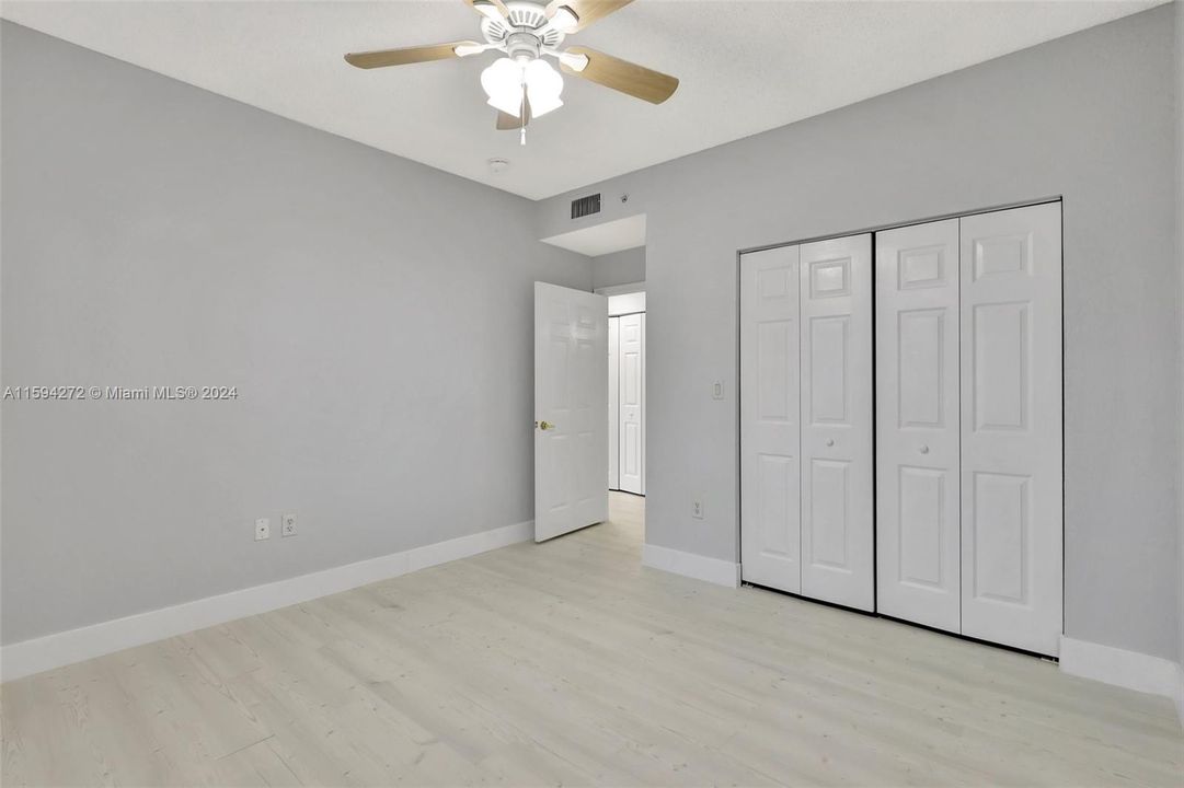 Active With Contract: $390,000 (3 beds, 2 baths, 1237 Square Feet)