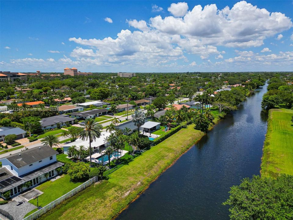 Active With Contract: $1,199,000 (3 beds, 3 baths, 1957 Square Feet)