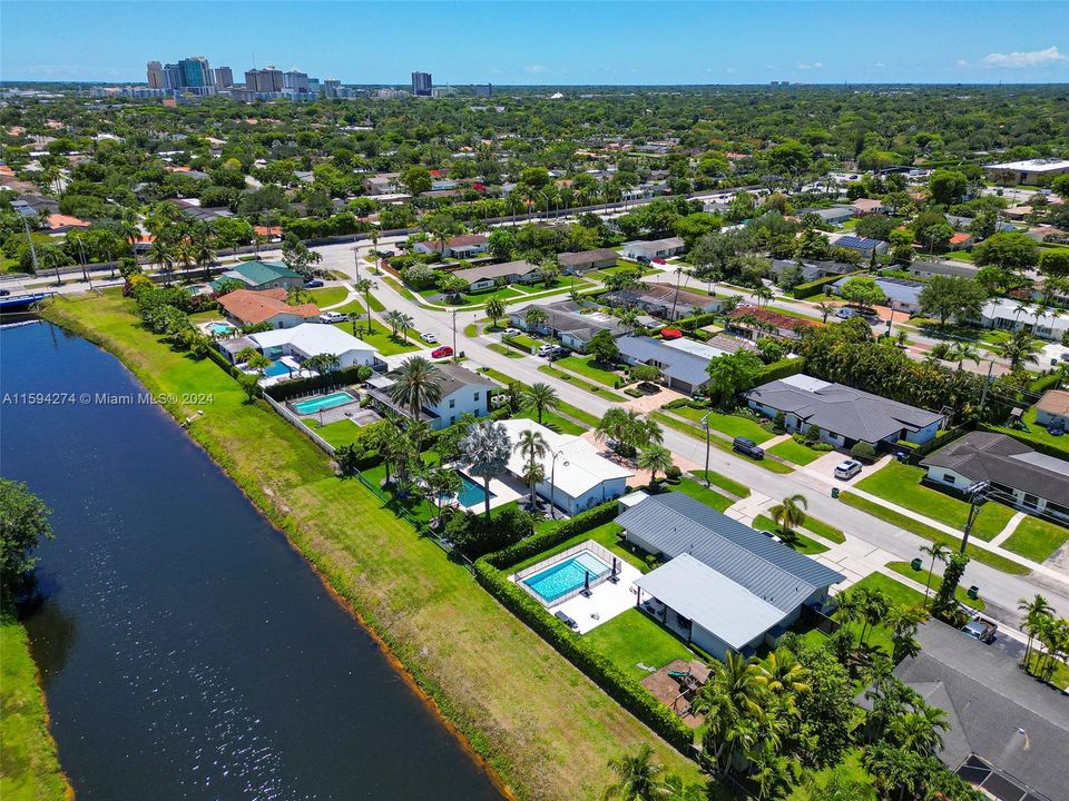 Active With Contract: $1,199,000 (3 beds, 3 baths, 1957 Square Feet)